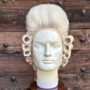 Perruque historique pour homme du XVIIIe siècle