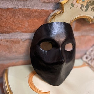 Venetian Mask Moreta, Carnival Mask, Handmade in Papier Mache