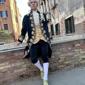 Costume historique des années 1700 pour hommes