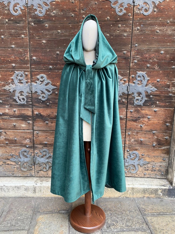 Cape venitienne en velours doublee de satin cape verte cape femme ou homme avec capuche Etsy Canada