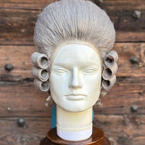 Perruque historique pour homme du XVIIIe siècle