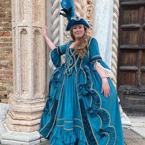 Historical Costume of the 1700s, 18th Century Costume, Carnival Costume, Halloween Costume