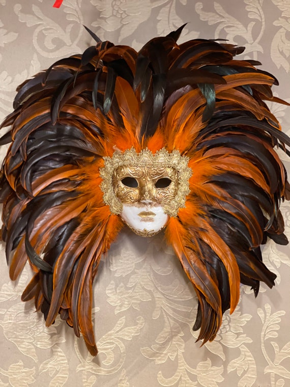 Wear or Display? Find Your Venetian Mask This Autumn