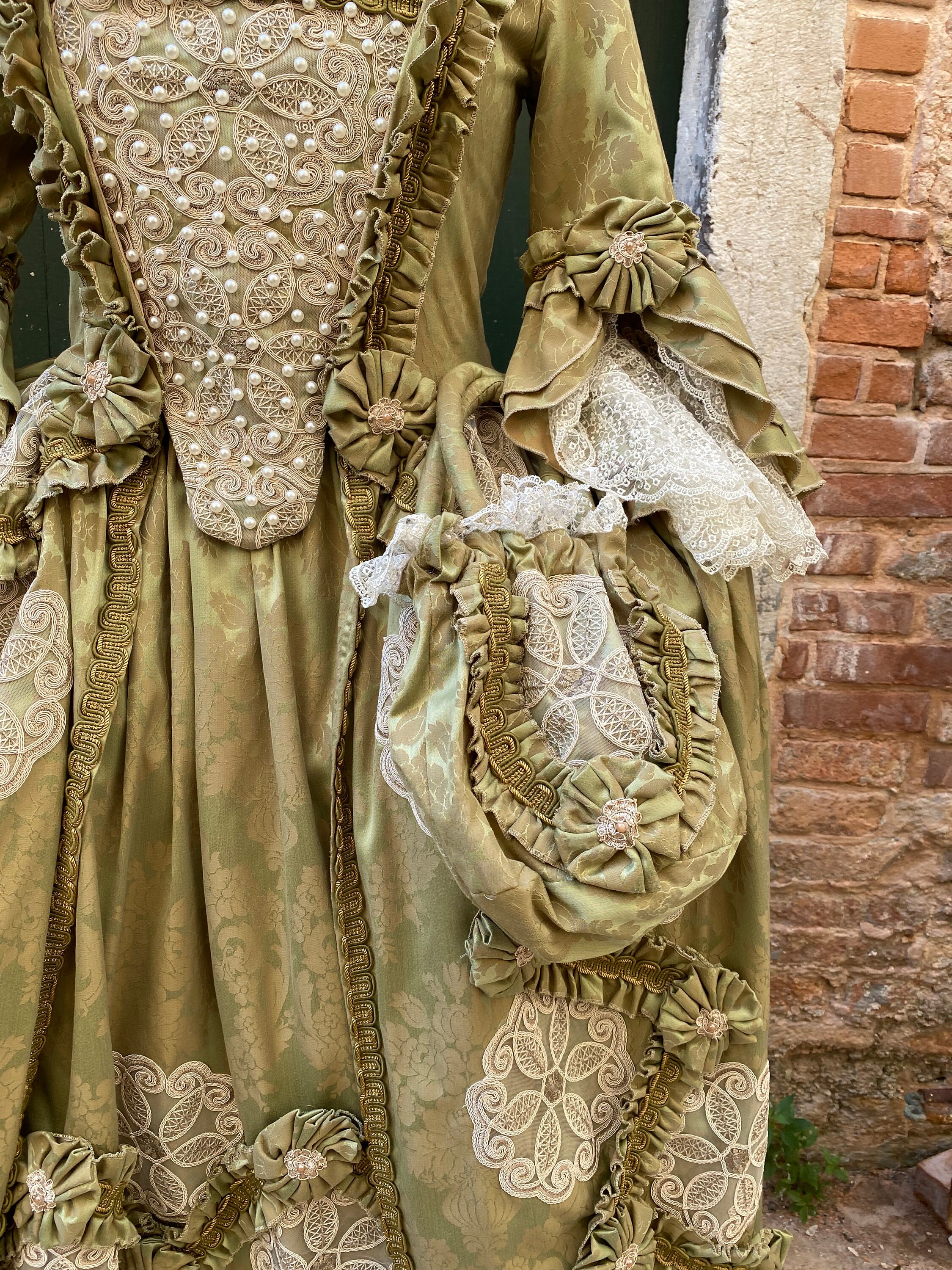 Dani venezia dress in ivory gold hotsell