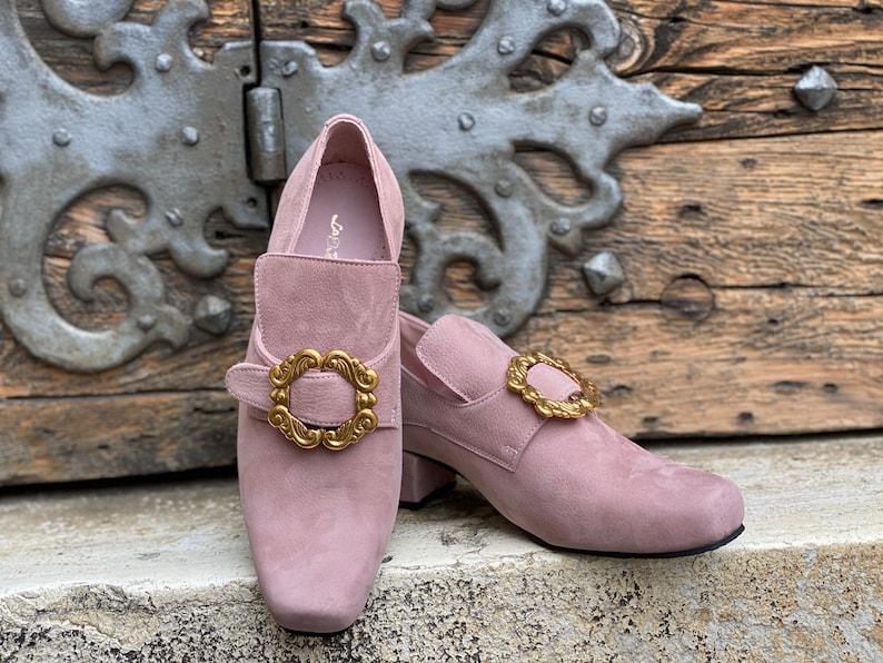 Historical shoes of the 700, Reproduction 18th century, color Antique Pink 
