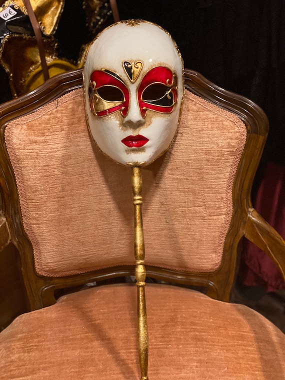 Wear or Display? Find Your Venetian Mask This Autumn