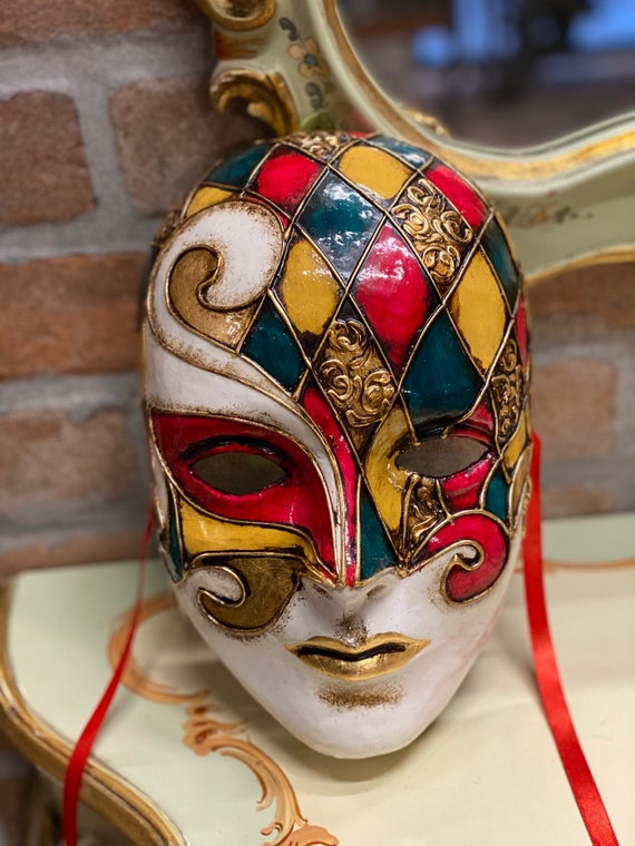 ベネチアンマスク 大きな顔の男女、張り子のマスク、カーニバルマスク