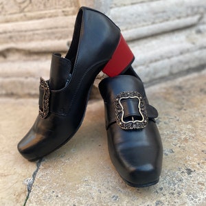 Historical shoes of the 18th century, Reproduction of the 18th century, Made of leather, Vintage shoes