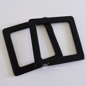 Op de afbeelding: Twee rechthoekige frames van zwart plastic. De frames zijn op elkaar gestapeld. Chic & Easy is onderaan de afbeelding gedrukt.