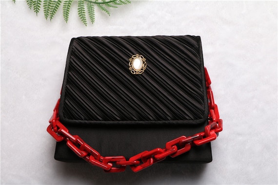 long chain purse