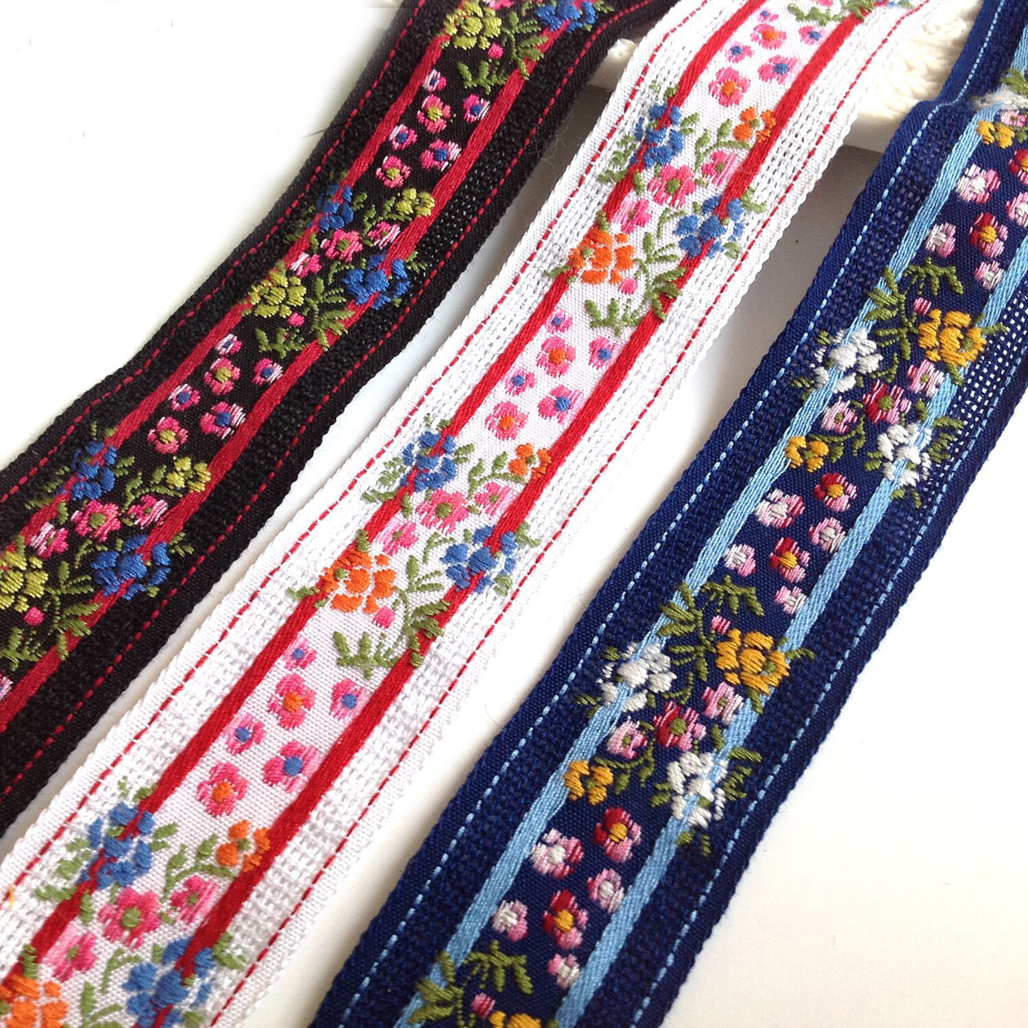 1.3 Inch Custom Vintage Embroidered Floral Fabric Trim Jacquard