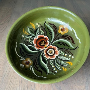 Cuenco decorativo de rosemaling de Noruega. Arte noruego de rosemaling firmado, pieza de arte popular única de colección.