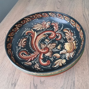Rare Vintage rosemaling bowl from Norway, Signed Norwegian rosemaling art, unique rosemaled folk art collectible