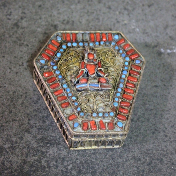 Tibetan Brass Jewelry Box, XIX Jewelry Box, Filigree Jewelry Box, Antique Brass Box, Tibetan Stones Jewelry Box, Design Jewelry Box,