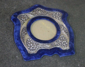 Small Photo Frame, Round Frame, Antique Photo Frame, Small Embossed Silver Frame, Blue Velvet Frame,