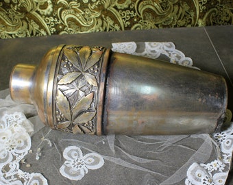 Jugendstilvase, antike Vase aus dem 19. Jahrhundert, Metallvase, Kirchenvase, versilberter Krug, geschnitzte Vase, silberne Vase