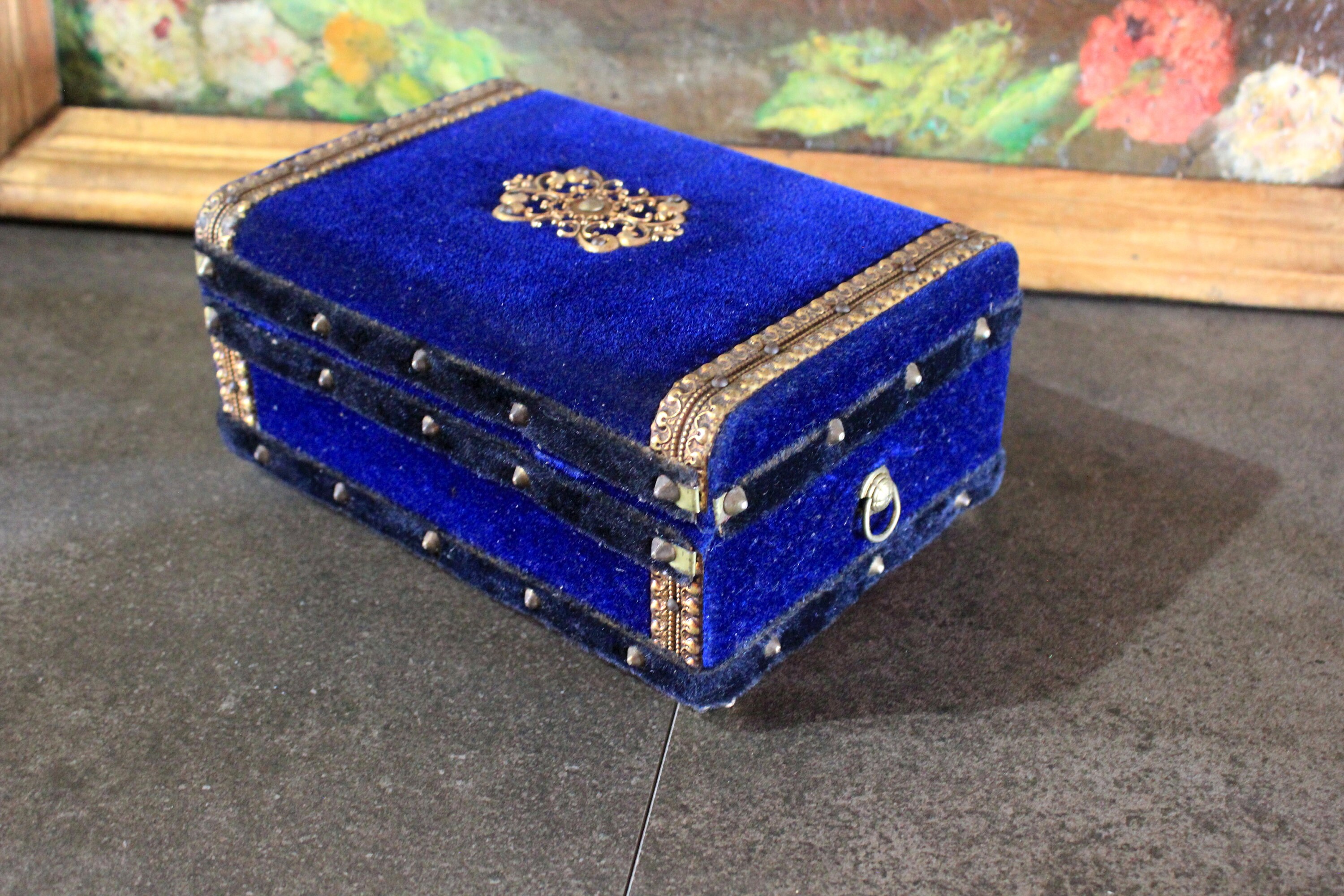 Modest Classical Box Antique Music Box, Lined Jewelry Box, Jewelry Box With Mirrors, Musical ...