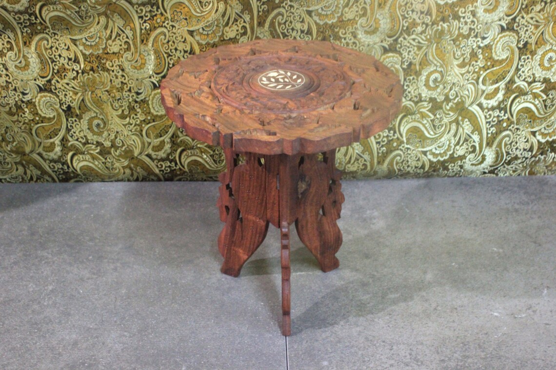 Antigua Mesa Marroquí, Vintage Marroquí, Mesa auxiliar, Mesa de Madera Calada, Mesa para té, Mesa vintage, Mesa con Taracea., foto 1 di 5