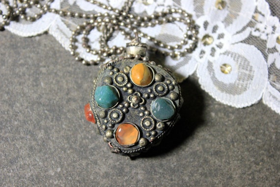 Antique Lady Perfumer Pendant, Perfumer Pendant, Moroccan Crafts, Oriental Jewelry, Stone Perfumer, Metal Perfumer