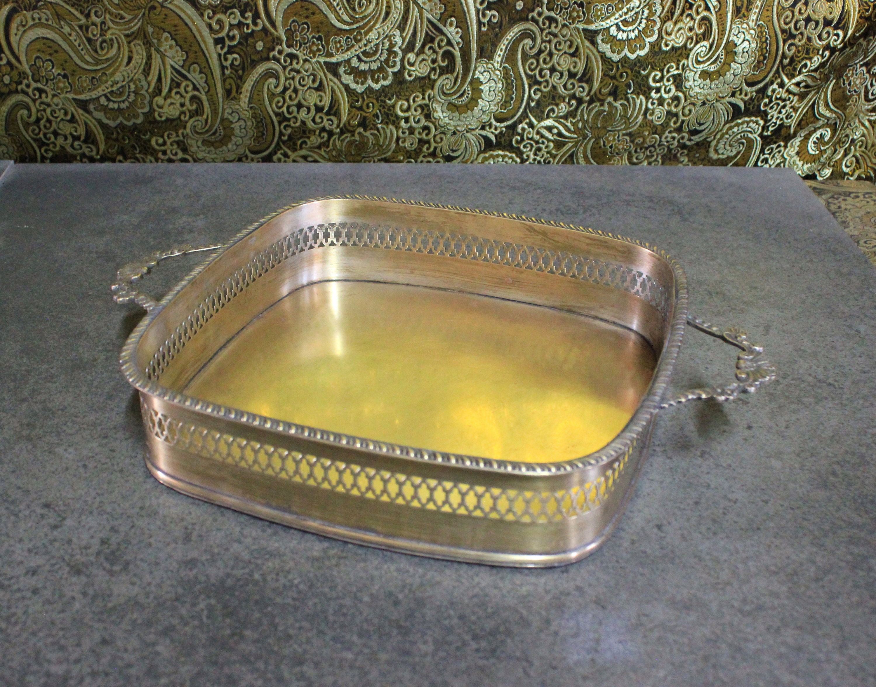 Vintage Craft Studios Tray, Retro Serving Tray, MCM Aluminum Tray Hand  Wrought, Made in Canada, 1950s Embossed With Pansies, Aluminium Tray 