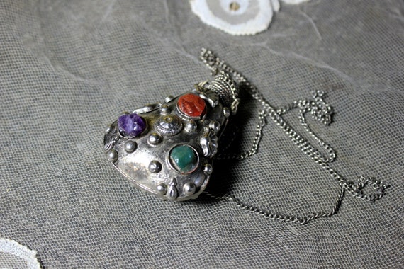 Antique Lady Perfumer Pendant, Perfumer Pendant, Moroccan Crafts, Oriental Jewelry, Stone Perfumer, Metal Perfumer