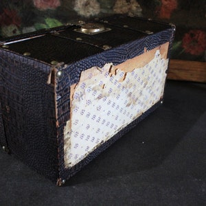 Vintage Chest Box, Antique Chest, Vintage Chest, Vintage Box, Imitation Leather Chest, Lined Wooden Box, Couple Gift, 50s Chest, Spain image 10