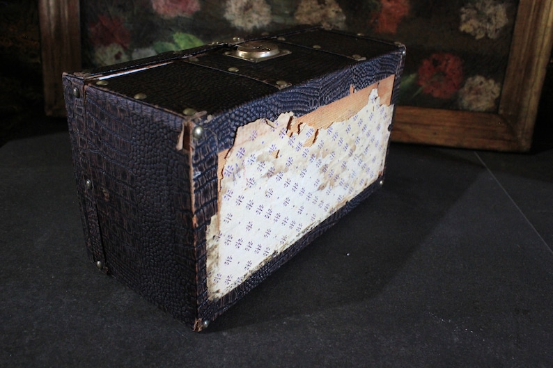 Vintage Chest Box, Antique Chest, Vintage Chest, Vintage Box, Imitation Leather Chest, Lined Wooden Box, Couple Gift, 50s Chest, Spain image 10