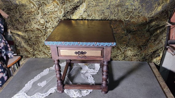 Antigua Mesa Auxiliar Rústica, Mesa Madera 20', Mesa Madera Pueblo, Mesita Auxiliar, Mesa Noche, Mesa Artesanal, Andaluza.