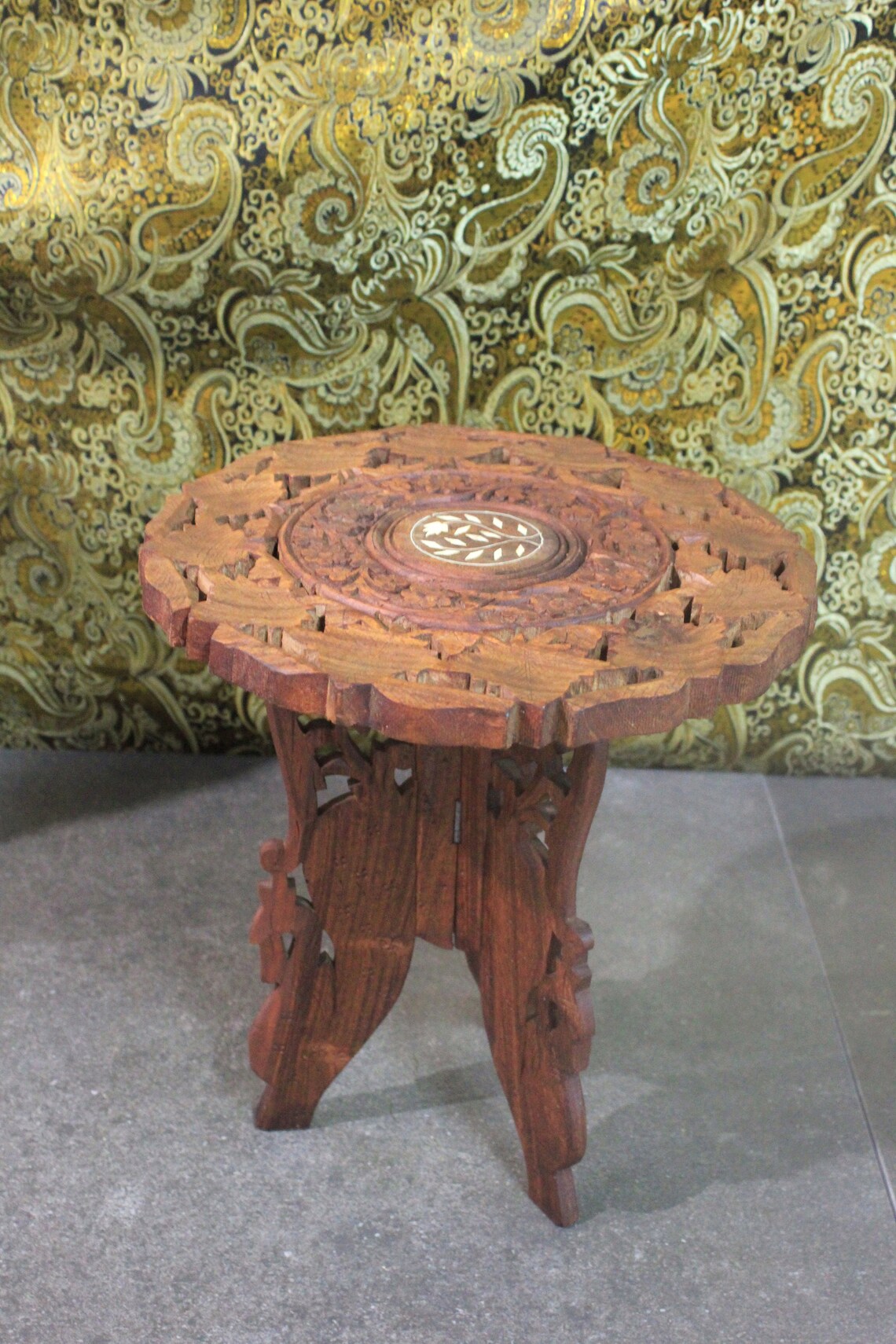 Antigua Mesa Marroquí, Vintage Marroquí, Mesa auxiliar, Mesa de Madera Calada, Mesa para té, Mesa vintage, Mesa con Taracea., foto 3 di 5