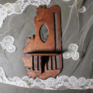 Antieke plank, antieke beugel, houten voet, religieuze decoratie, art nouveau voet, art nouveau plank, beugel met spiegel.