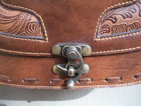 Quality Vintage Faux Leather saddle bag purse, Vi… - image 9