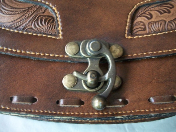 Quality Vintage Faux Leather saddle bag purse, Vi… - image 2