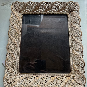 Vintage Filigree White Wash/ Gold Metal Picture Frame