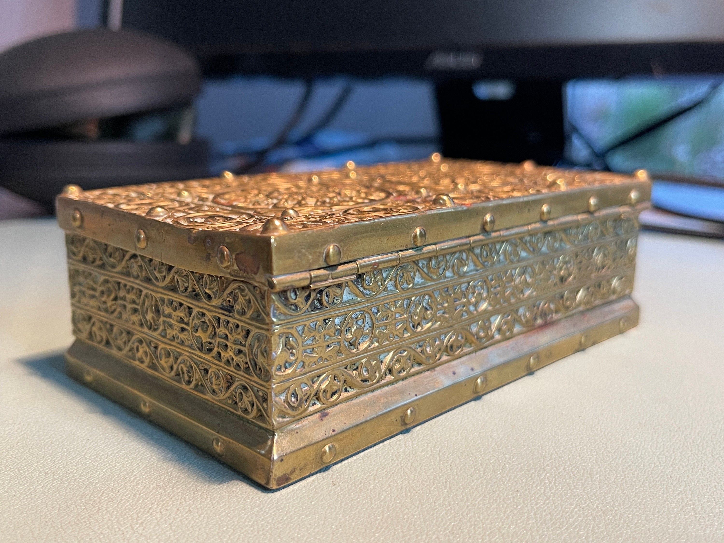 工芸品 antique art nouveau brass box Arts and Crafts Box Art Nouveau Jugendstil Enamel, Copper