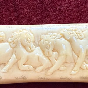 Vintage Handmade Chinese Bone Box Carved Horses figurine