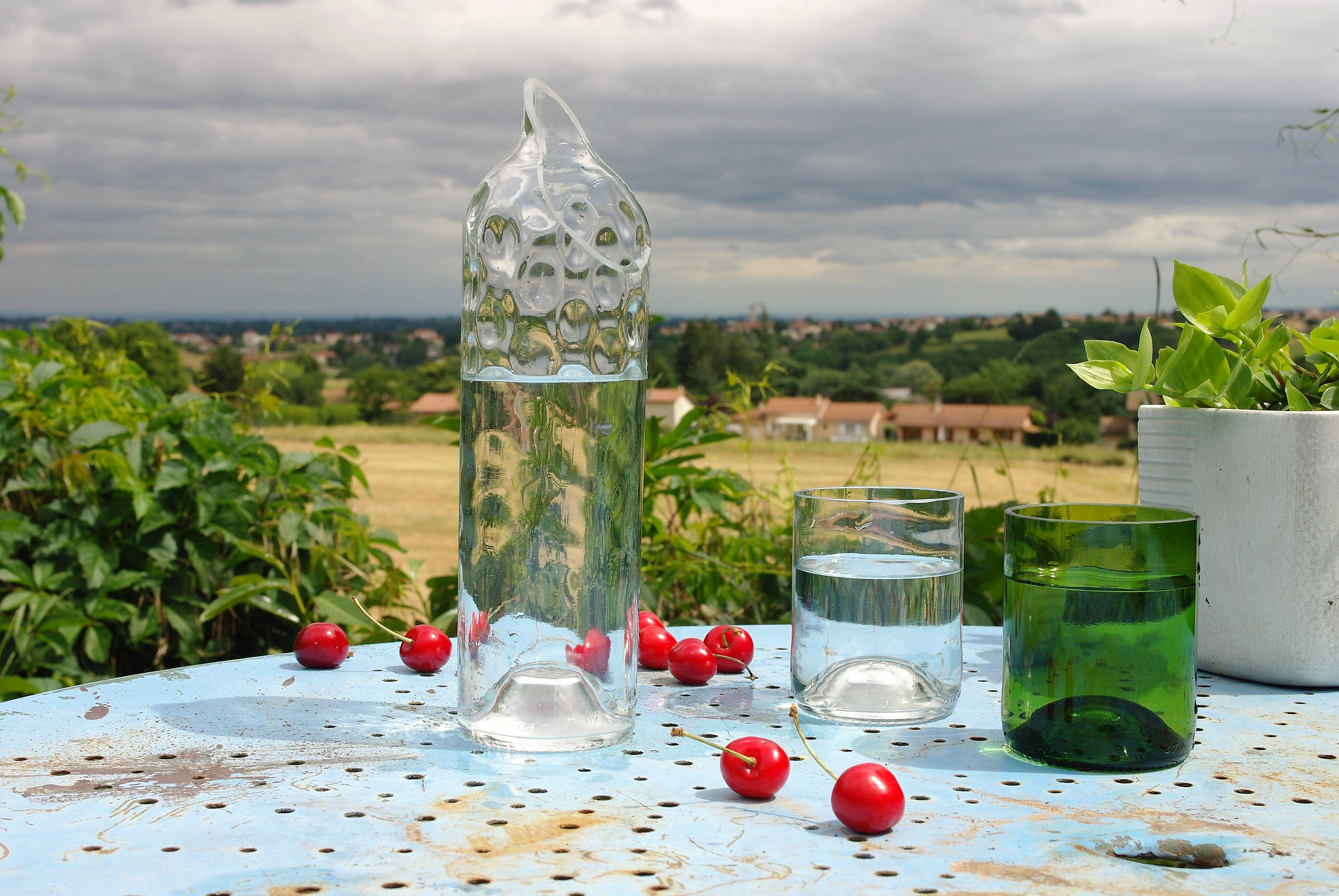 Carafe Artisanale en Verre Recyclé - 0, 70 L Couleur Transparente et à Bulles Upcycling -Série Limit