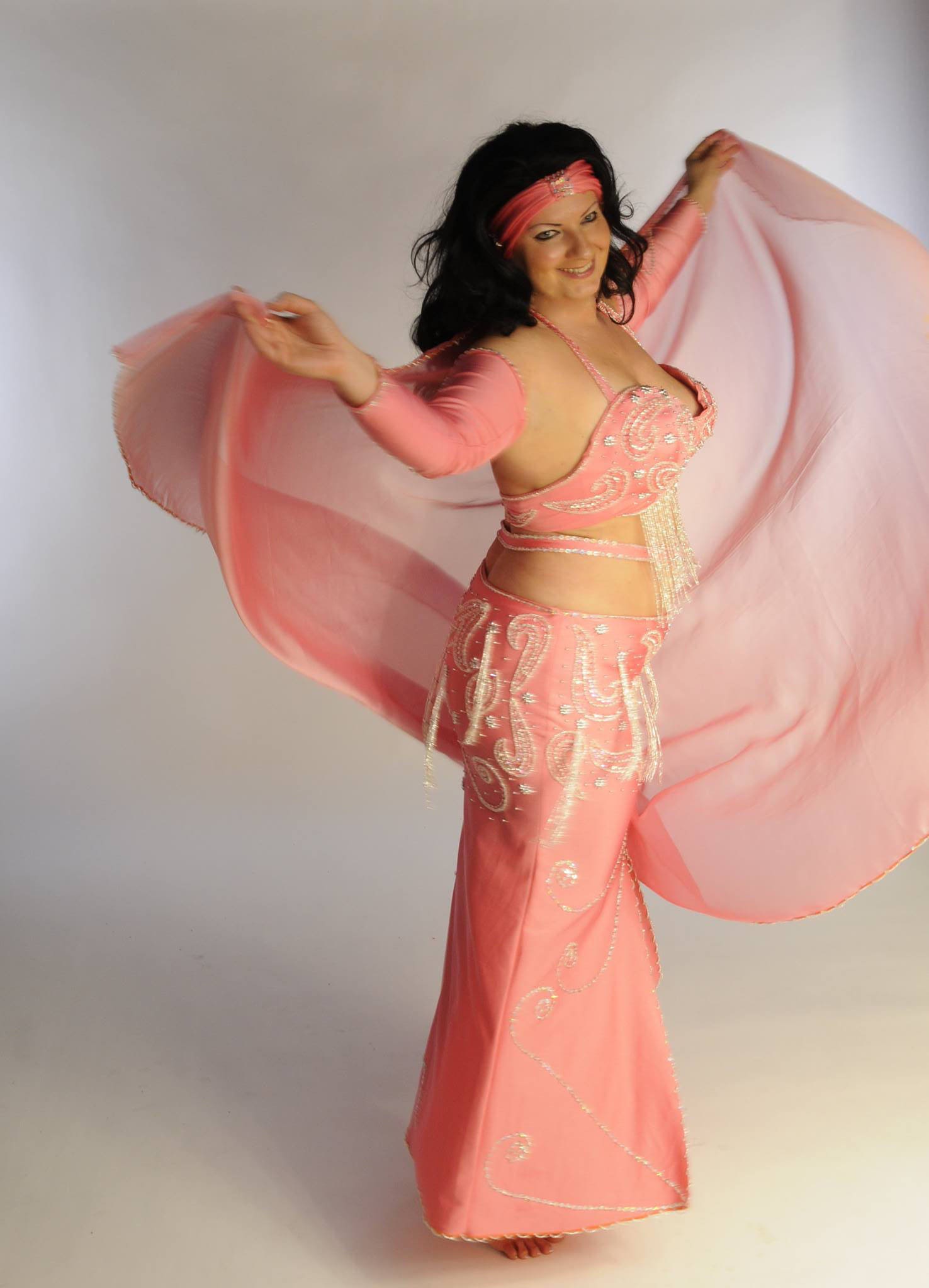 Costume de danse orientale Azadeh  Belly dance costumes, Belly dance,  Belly dancers