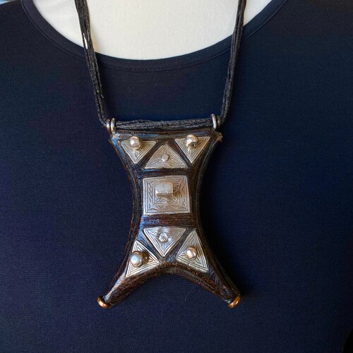 CHEROT TUAREG AMULETTE Berber Leather Antique Silver Ancient Mali Niger shops Sahara Ethnic Pendant Amazigh