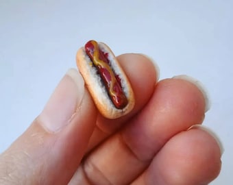 Miniature hot dog, Mini hot dog, Miniature food, Dollhouse food, Food for dollhouse, Polymer clay food, Miniatures, Doll food, Mini hot dog