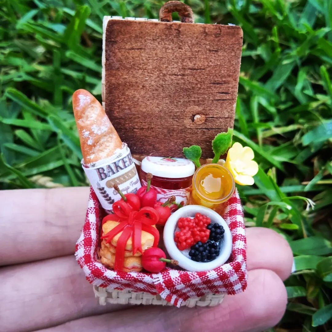 Miniature Picnic Basket Dollhouse Picnic Basket Miniature Etsy