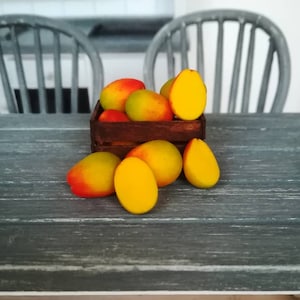 5x Miniature mangoes, Miniature fruits, Miniature food, Dollhouse food, Food for dollhouse, Mini food, Clay food, Doll food, Mini mango