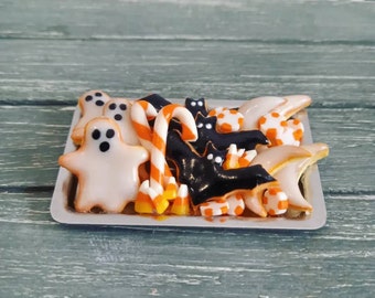 Miniature cookies, Miniatures, Dollhouse miniatures, Dollhouse, Doll, Miniature food, Dollhouse accessories, Dollhouse furniture, Handmade