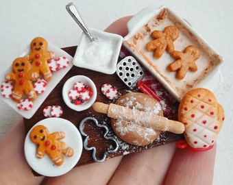 Dollhouse Christmas decorations, Miniature cookies, Miniature gingerbread, Miniature cooking scene, Food for dollhouse, Doll, Dollhouse food