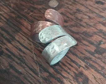 Bague croisée martelée