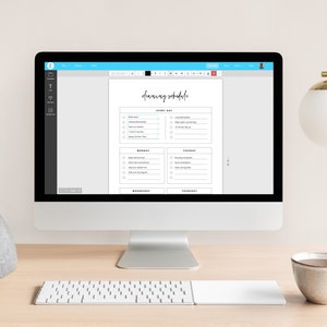 K&ouml;nnte beinhalten: Ein Computerbildschirm zeigt einen druckbaren Reinigungsplan mit einer Checkliste f&uuml;r jeden Tag der Woche. Der Plan enth&auml;lt einen Abschnitt f&uuml;r "Jeden Tag", "Montag", "Dienstag", "Mittwoch" und "Donnerstag".