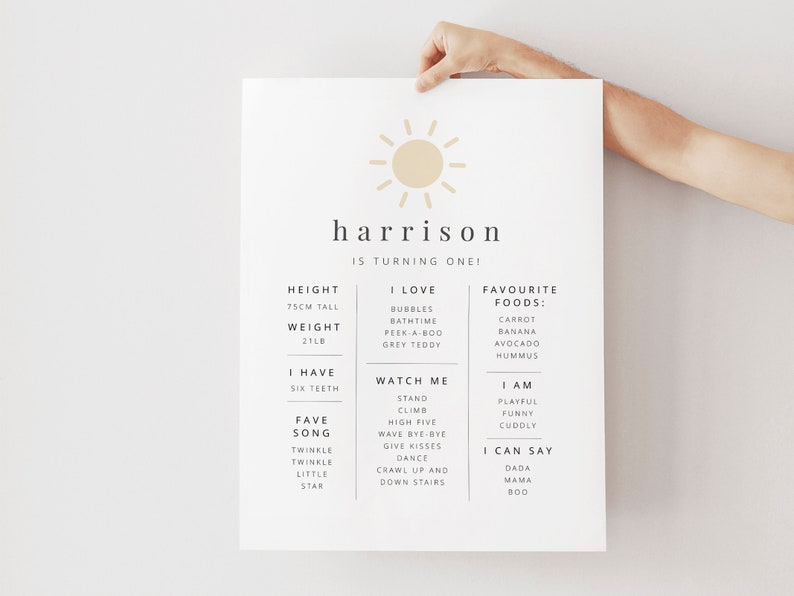 Peut inclure: Un tableau imprimable pour le premier anniversaire d'un enfant, avec un graphique de soleil et le nom "harrison". Le tableau liste la taille, le poids, les aliments pr&eacute;f&eacute;r&eacute;s de l'enfant, les choses qu'il aime, les choses qu'il peut faire et les choses qu'il peut dire.