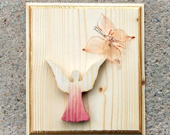 Cuadro de madera de ángel con mariposa