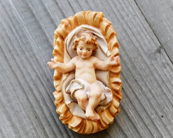 Hand-Painted Wooden Baby Jesus Figurine – Baroque Nativity Scene