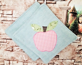 Set of 2 Pot Holders patchwork pink Apple applique, Cotton Square oven mitt, Handmade heat resistant potholder, Handmade Kitchen Decor