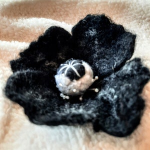 Felted Wool Black Poppy Flower Beaded Brooch, Felt Flower Pin, Felt Poppy Brooch, Flower Jewelry, Eco Friendly Jewelry, Women&#39;s Accessories